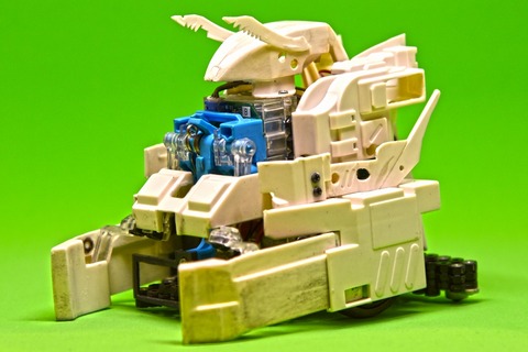 052