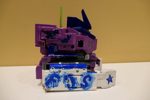 4 (11)