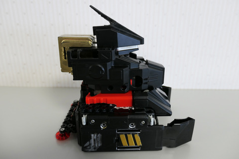 7 (9)