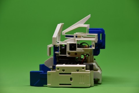 047